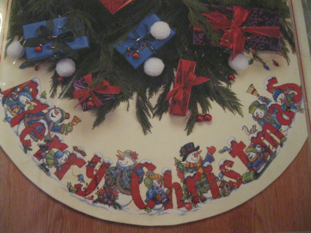 Christmas Tree Skirt Cross Stitch Kit Celebrating Snowmen - Free Cross Stitch Christmas Tree Skirt Pattern