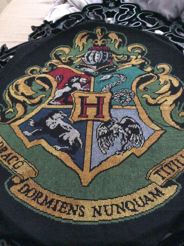 Hogwarts Crest Cross Stitch Pattern Little Mojo Cross Stitch Patterns - Hogwarts House Crest Cross Stitch Pattern