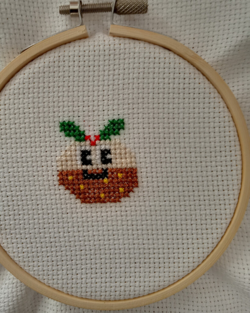Fun Cross Stitch Pdf Pattern Festive Christmas Pudding With Smiley Face  - Christmas Pudding Cross Stitch Pattern