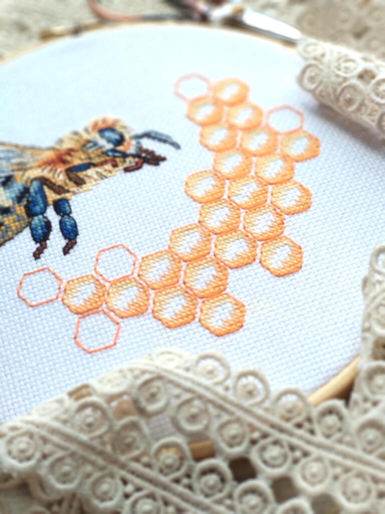 KIT Honey Bee Cross Stitch Diy Modern Cross Stitch Etsy - Honey Bee Cross Stitch Pattern