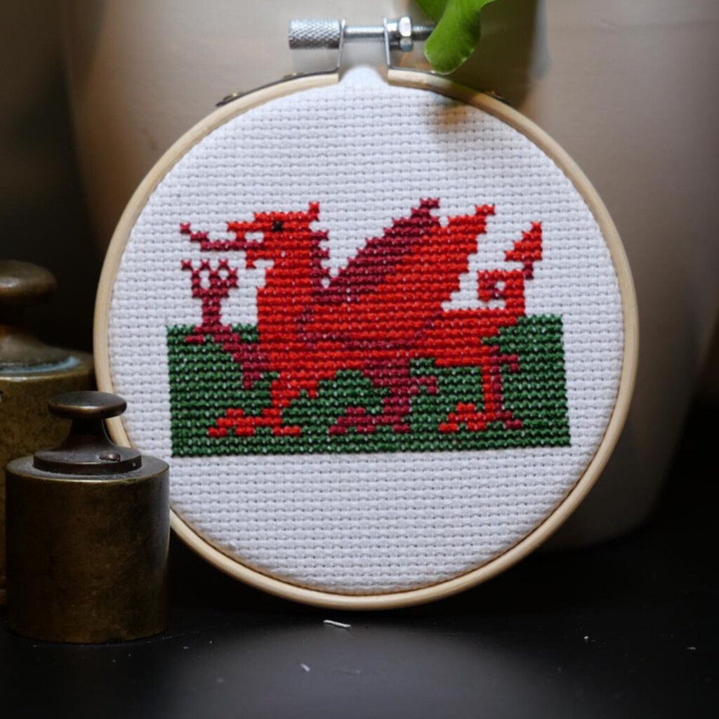 PDF Welsh Dragon Cross Stitch Pattern Fits In A 4 Inch Hoop Etsy - Welsh Dragon Cross Stitch Pattern